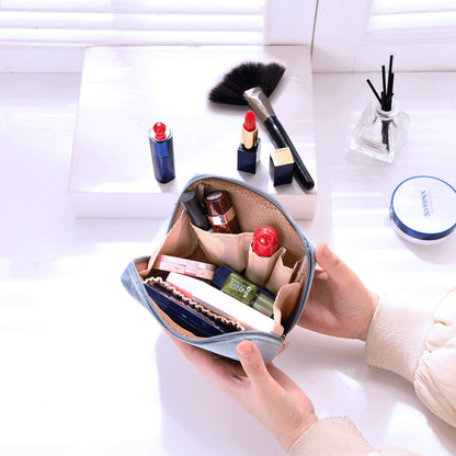 حقيبة مكياج مخملية ناعمة بالشكل المثمن