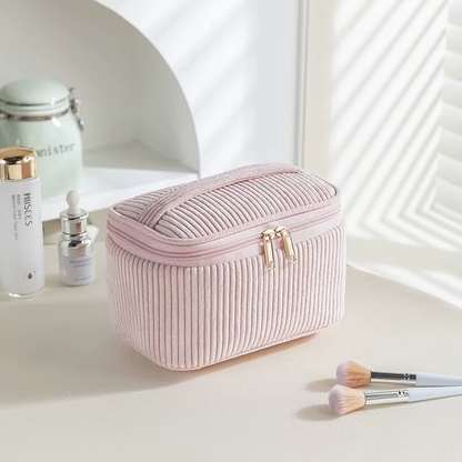 Large Capacity Four-Piece Velvet Cosmetic Bag Set - مجموعة حقيبة مستحضرات تجميل مخملية كبيرة السعة مكونة من أربع قطع