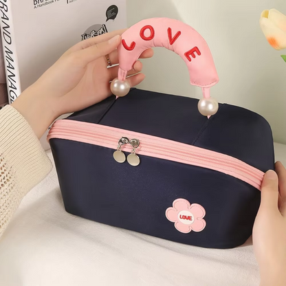 حقيبة مستحضرات التجميل