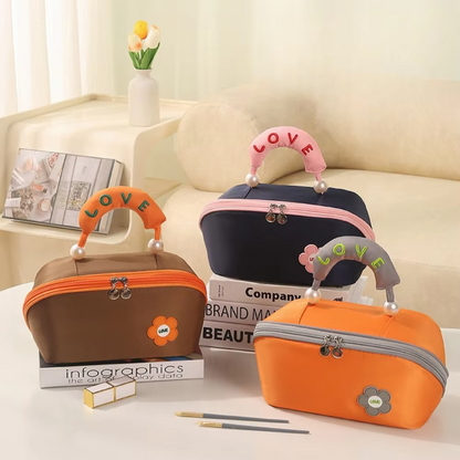 حقيبة مستحضرات التجميل